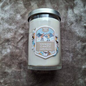 Yankee Candle - Vanilla Flurries 20oz - Winter Seasonal Scent, New